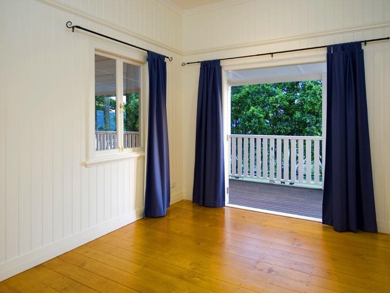 325 Cliveden Avenue, Oxley QLD 4075