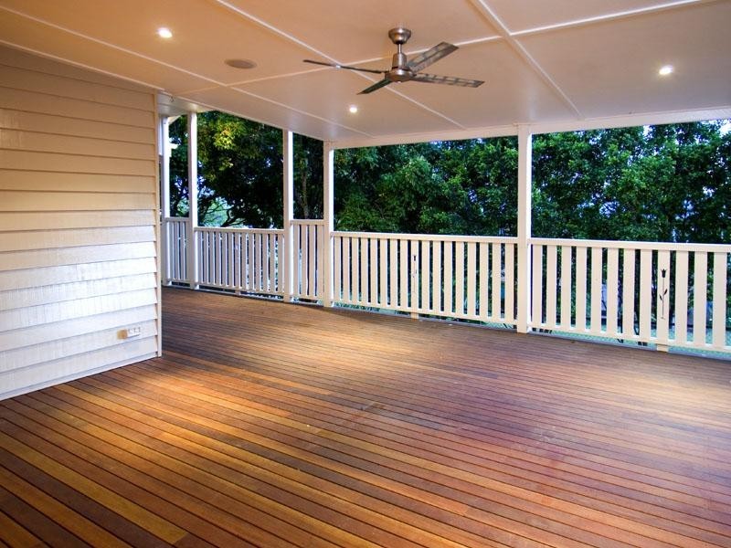 325 Cliveden Avenue, Oxley QLD 4075