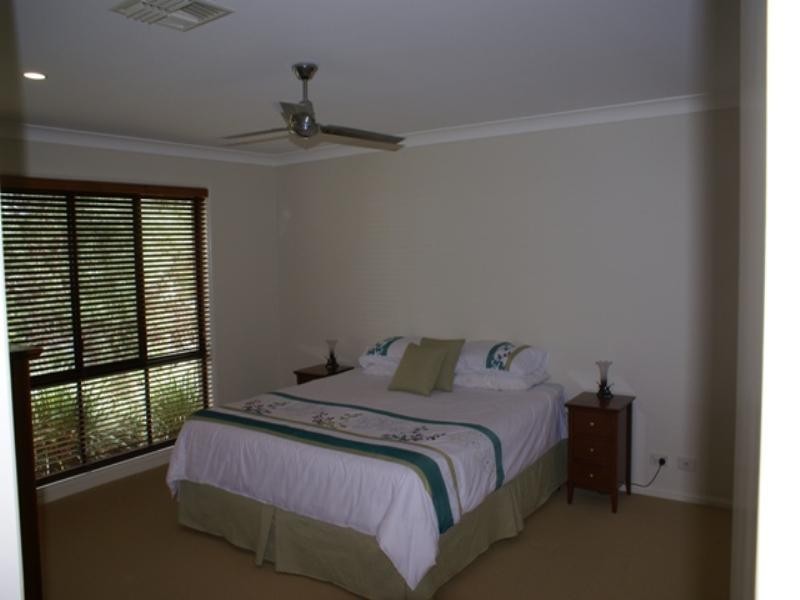 48 Brookeside Crescent, Seventeen Mile Rocks QLD 4073