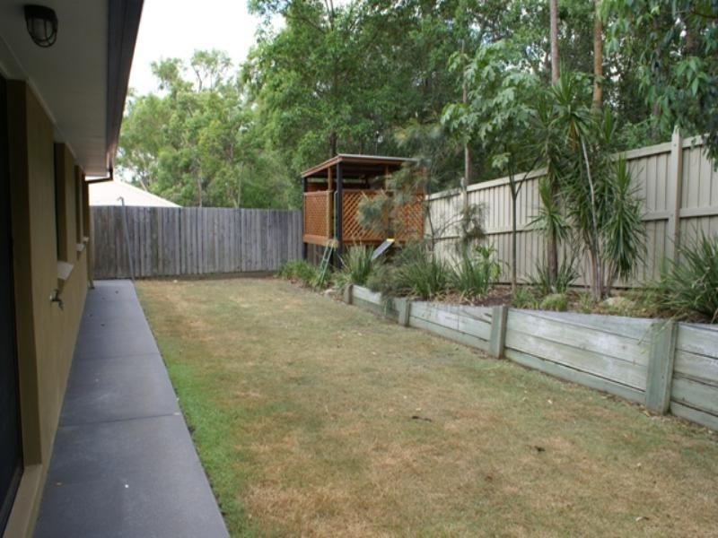 48 Brookeside Crescent, Seventeen Mile Rocks QLD 4073