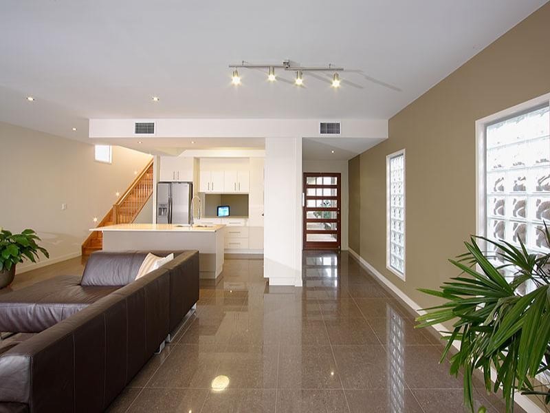 127 Graceville Avenue, Graceville QLD 4075