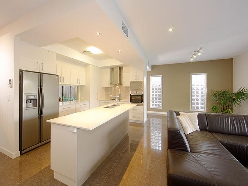 127 Graceville Avenue, Graceville QLD 4075