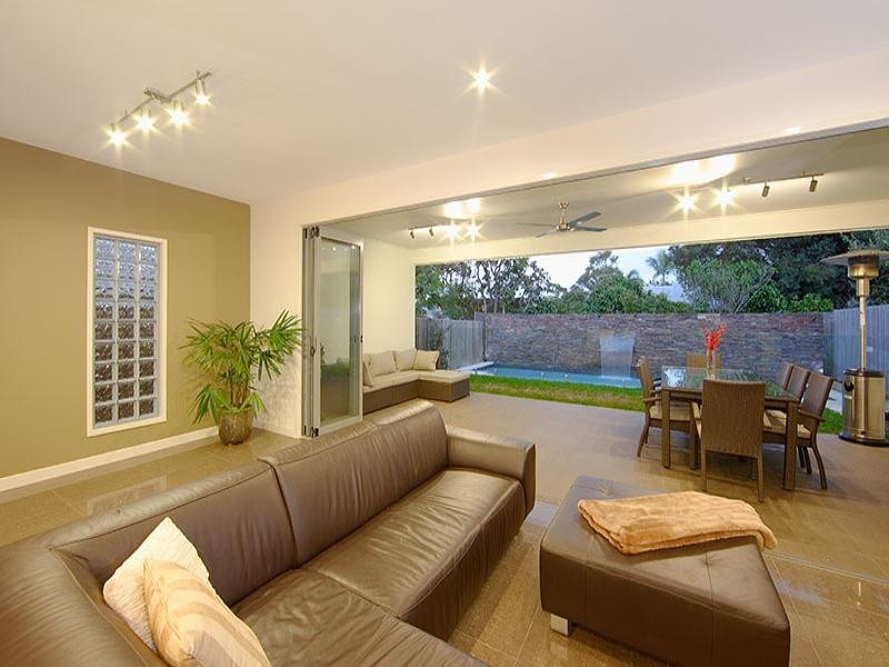 127 Graceville Avenue, Graceville QLD 4075