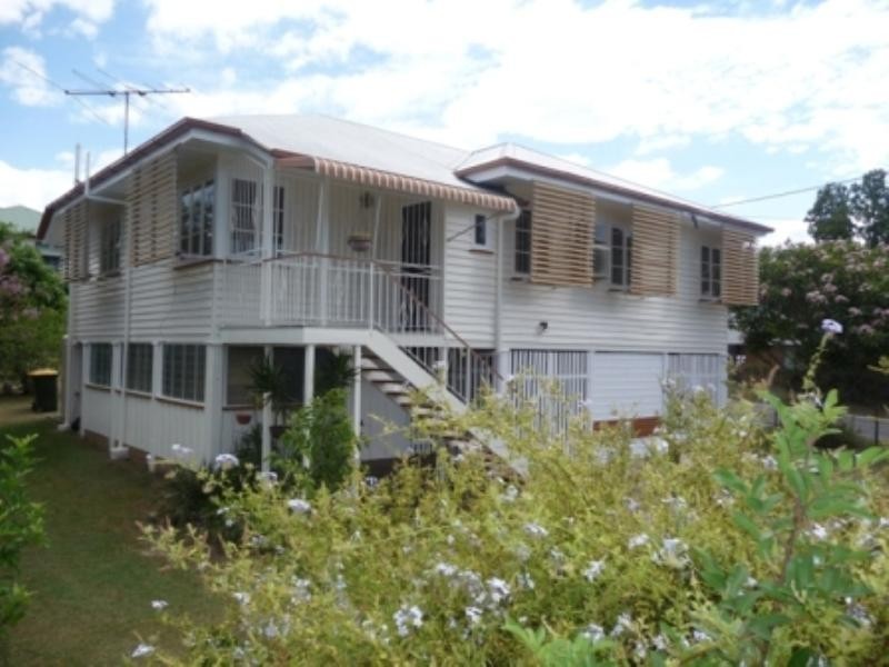 243 Long St East, Graceville QLD 4075