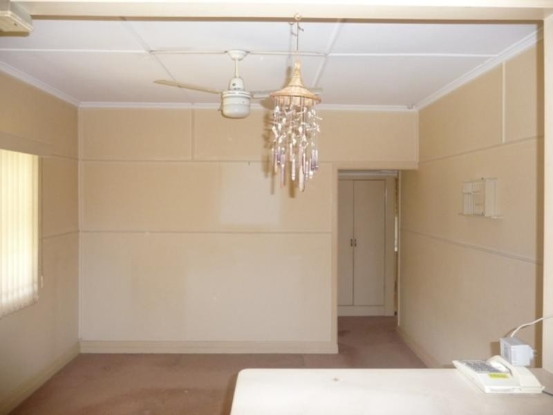 243 Long St East, Graceville QLD 4075