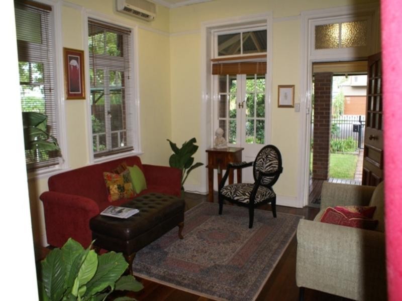 27 Strong Avenue, Graceville QLD 4075