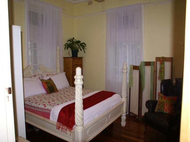 27 Strong Avenue, Graceville QLD 4075