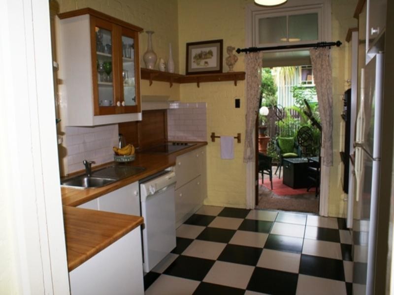 27 Strong Avenue, Graceville QLD 4075