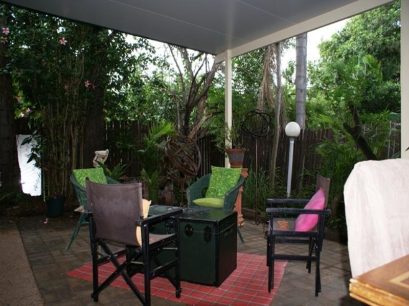 27 Strong Avenue, Graceville QLD 4075