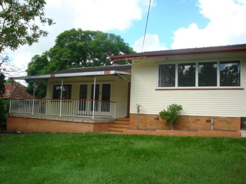 8 Bridge Street, Chelmer QLD 4068