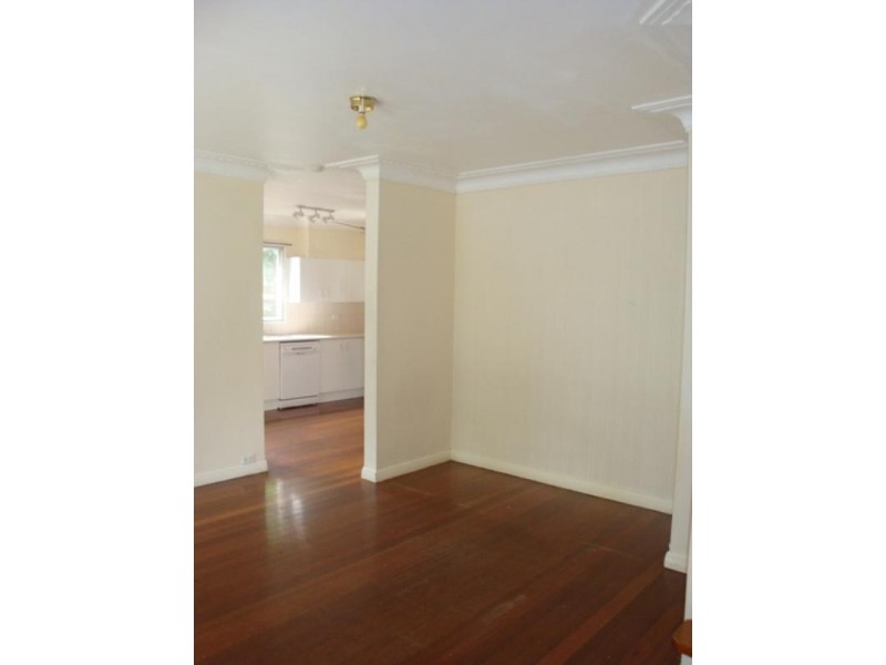 8 Bridge Street, Chelmer QLD 4068