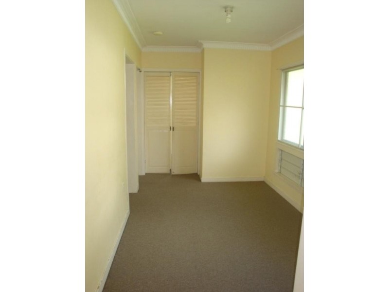 8 Bridge Street, Chelmer QLD 4068