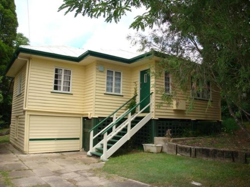 22 Howard Street, Oxley QLD 4075