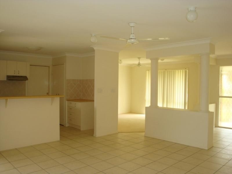 9 Pinehurst Place, Oxley QLD 4075