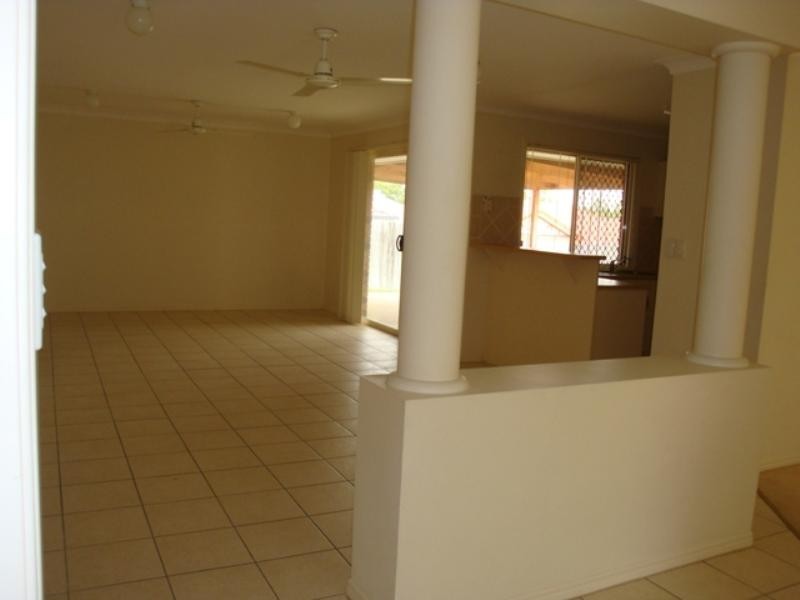 9 Pinehurst Place, Oxley QLD 4075