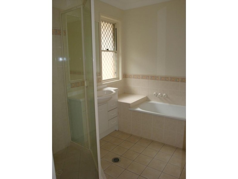 9 Pinehurst Place, Oxley QLD 4075