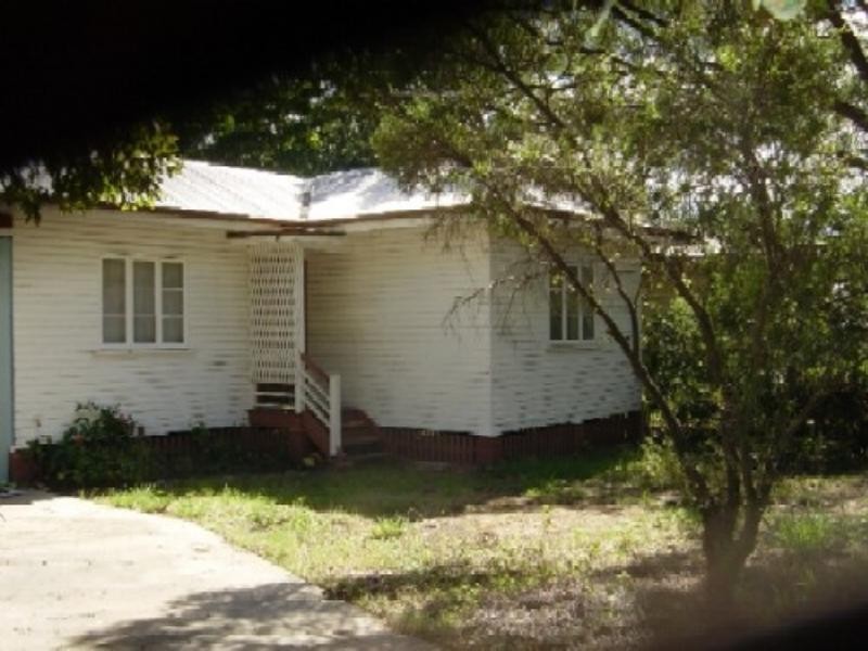 Oxley QLD 4075