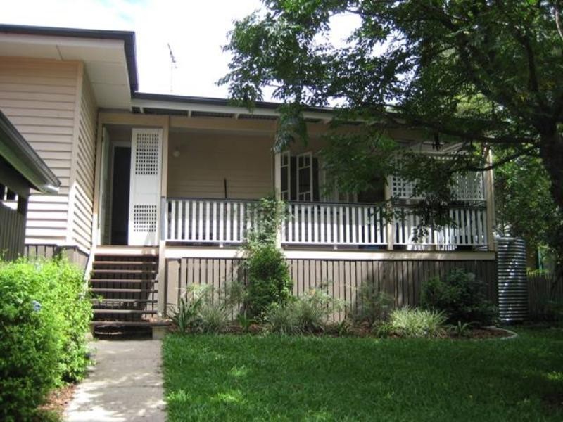 84 Mabel Street, Oxley QLD 4075