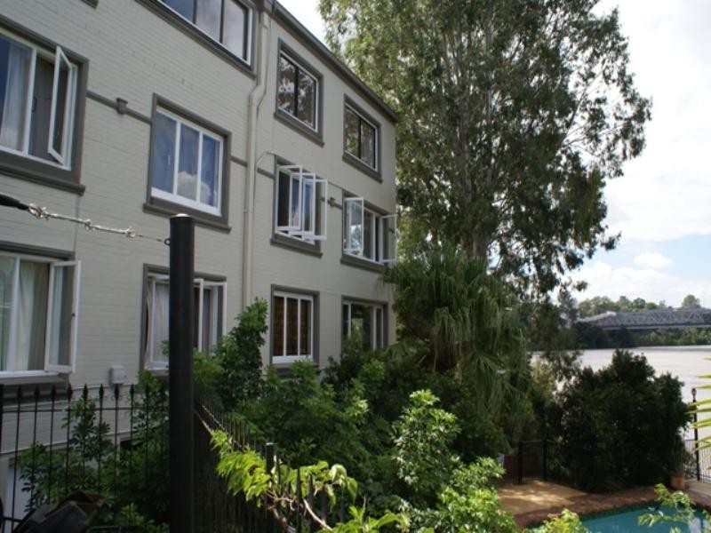 3/8 Twigg Street, Indooroopilly QLD 4068