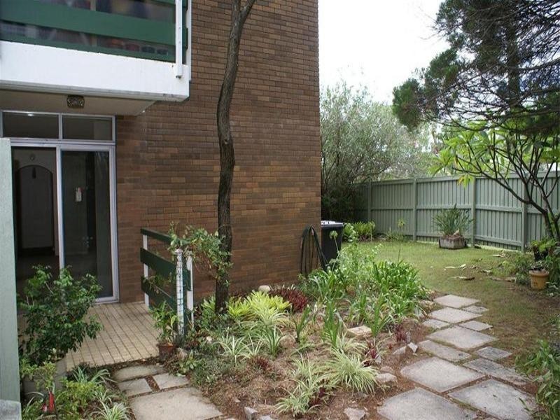 1/208 Carmody Road, St Lucia QLD 4067