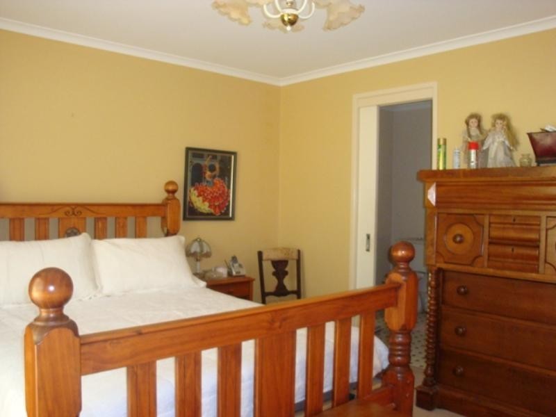 139 Long Street East, Graceville QLD 4075