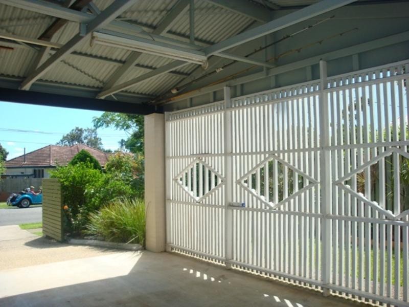 139 Long Street East, Graceville QLD 4075
