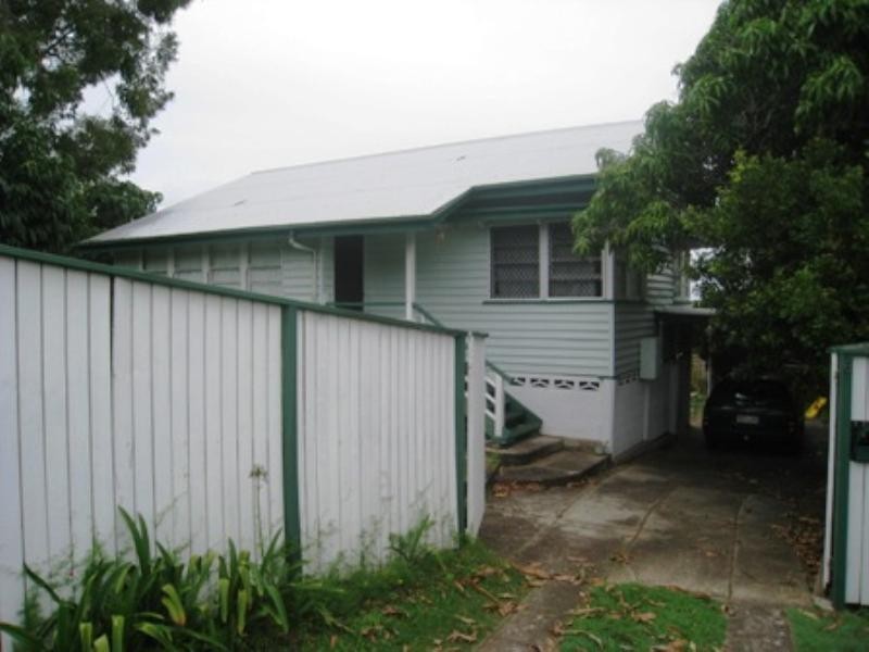 6 Brittain Street, Oxley QLD 4075