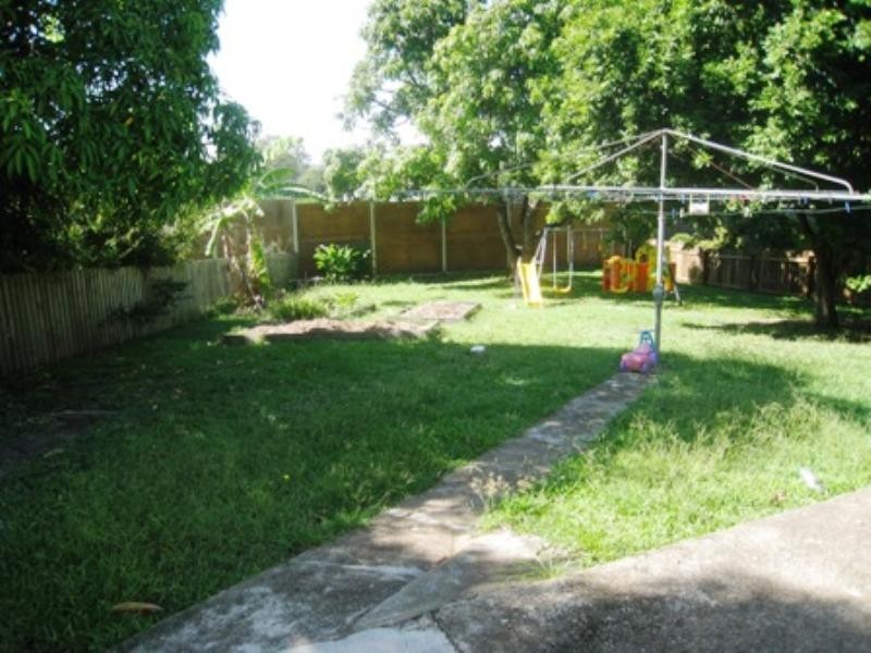 6 Brittain Street, Oxley QLD 4075