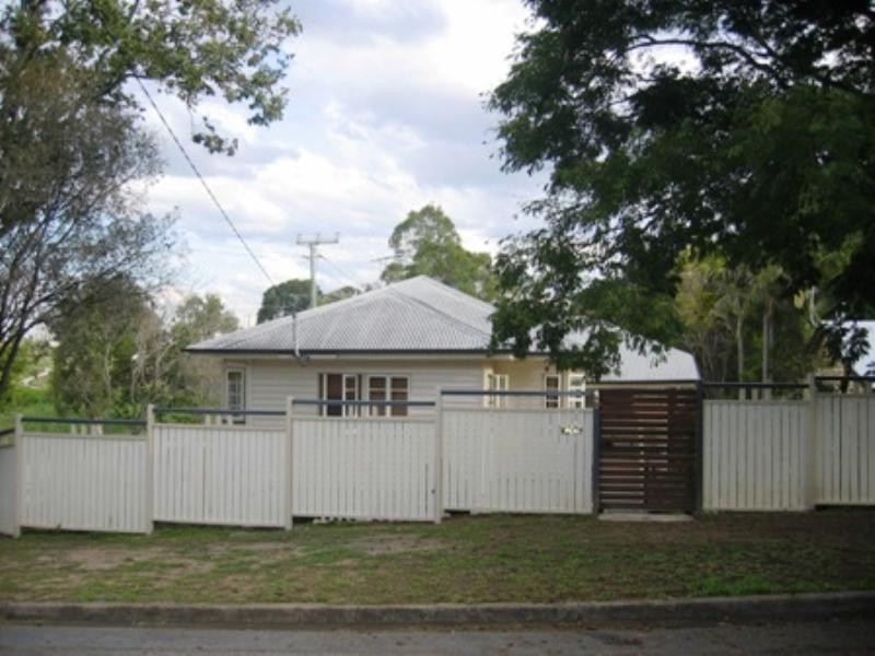 83 Thomas Street, Sherwood QLD 4075