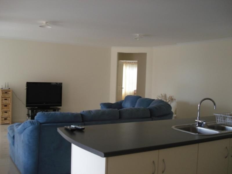 27 Liberty Crescent, Springfield Lakes QLD 4300