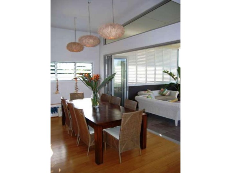 200 Graceville Avenue, Graceville QLD 4075