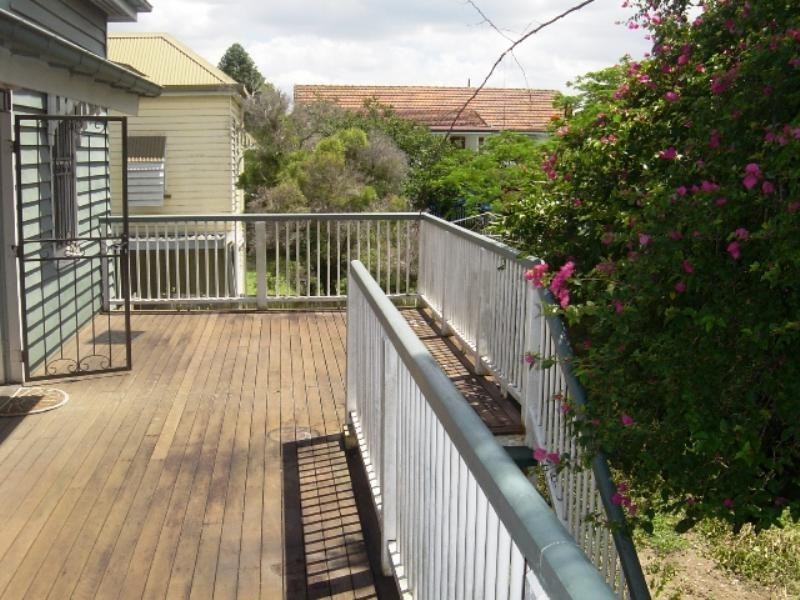 50 Blackwood Street, Sherwood QLD 4075