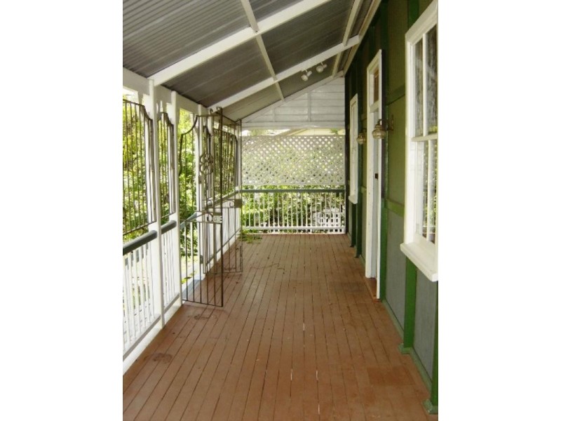 50 Blackwood Street, Sherwood QLD 4075