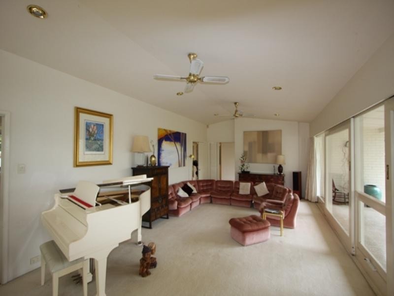 1 Tapley Street, Corinda QLD 4075