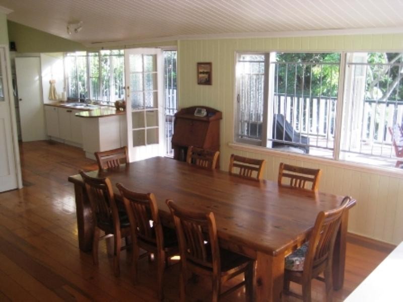 98 Graceville Avenue, Graceville QLD 4075