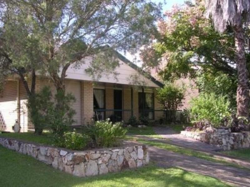 16 Rinora Street, Corinda QLD 4075