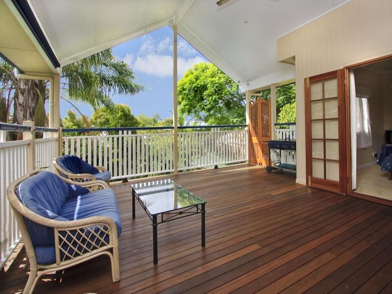 52 White Street, Graceville QLD 4075