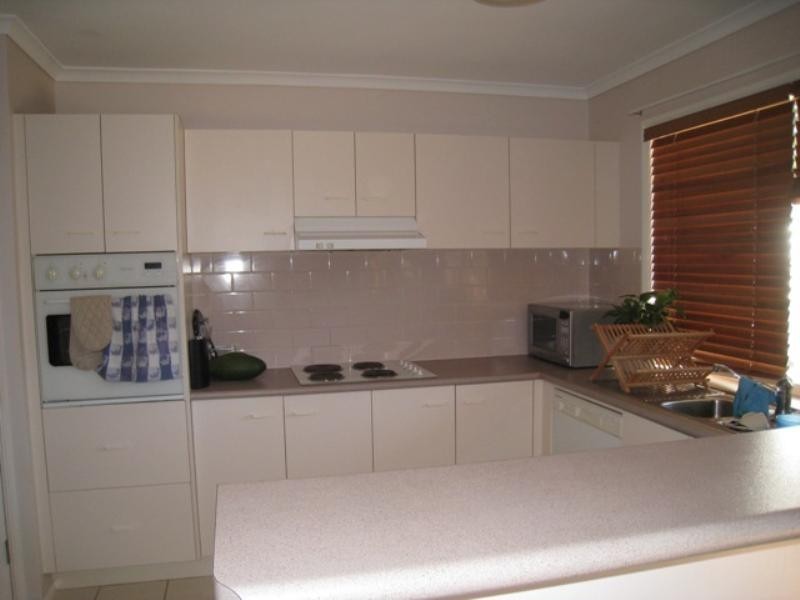 8/302 College Road, Karana Downs QLD 4306