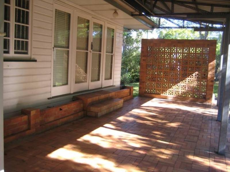 80 Dewar Terrace, Sherwood QLD 4075