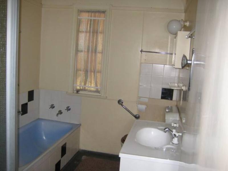 80 Dewar Terrace, Sherwood QLD 4075