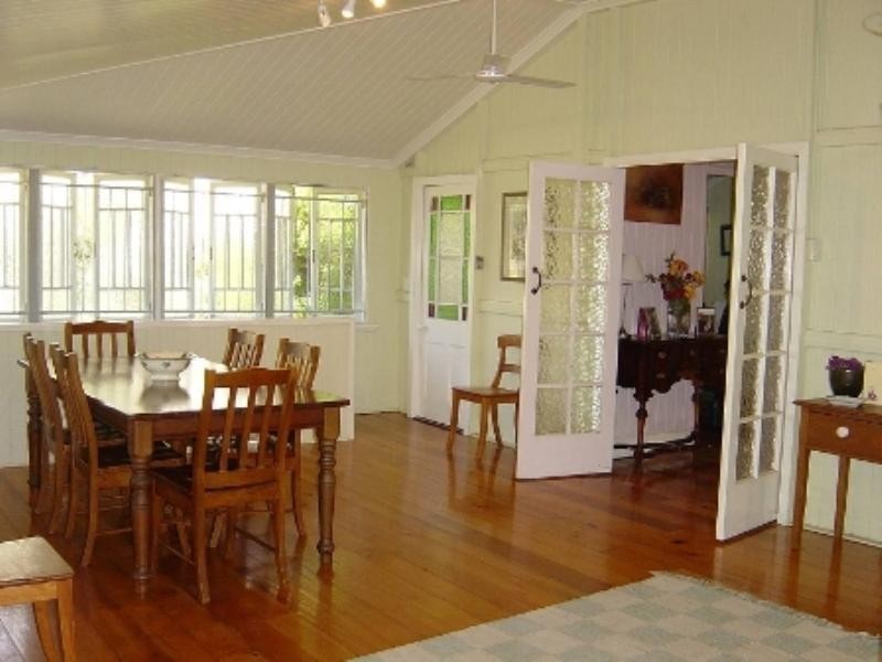 98 Graceville Avenue, Graceville QLD 4075