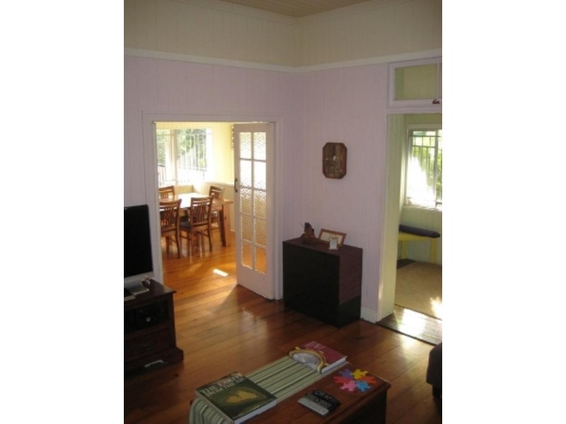 98 Graceville Avenue, Graceville QLD 4075