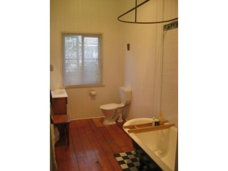 98 Graceville Avenue, Graceville QLD 4075