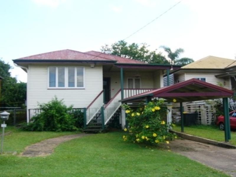 27 Lancelot Street, Tennyson QLD 4105
