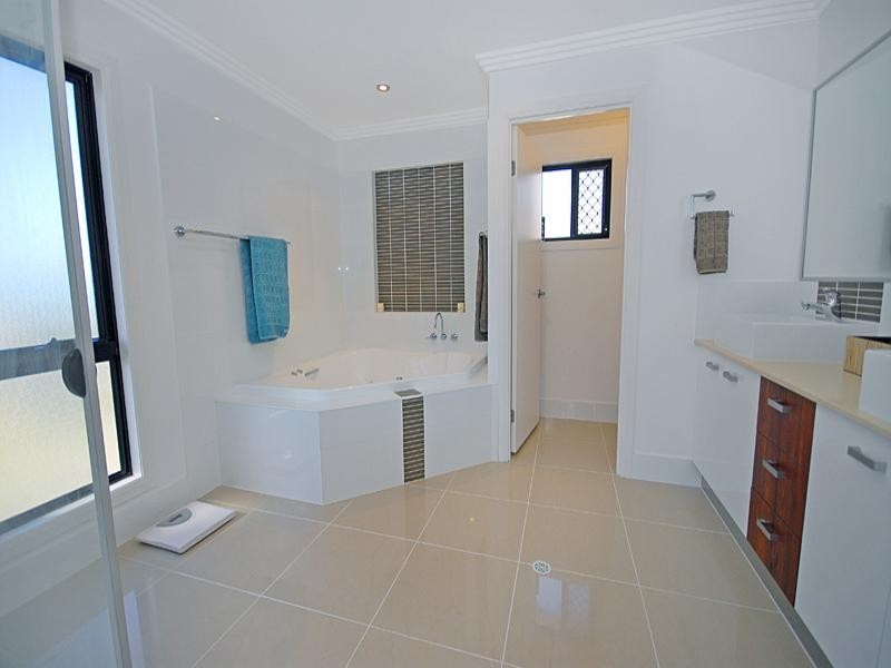 51 Leybourne Street, Chelmer QLD 4068