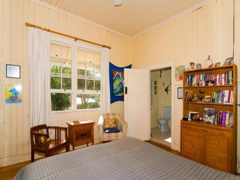 11 Verney Road West, Graceville QLD 4075