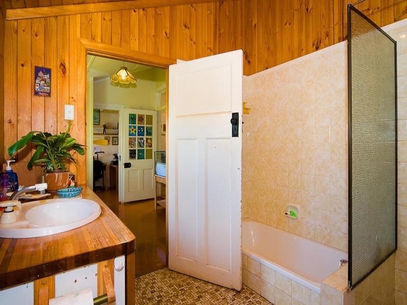 11 Verney Road West, Graceville QLD 4075