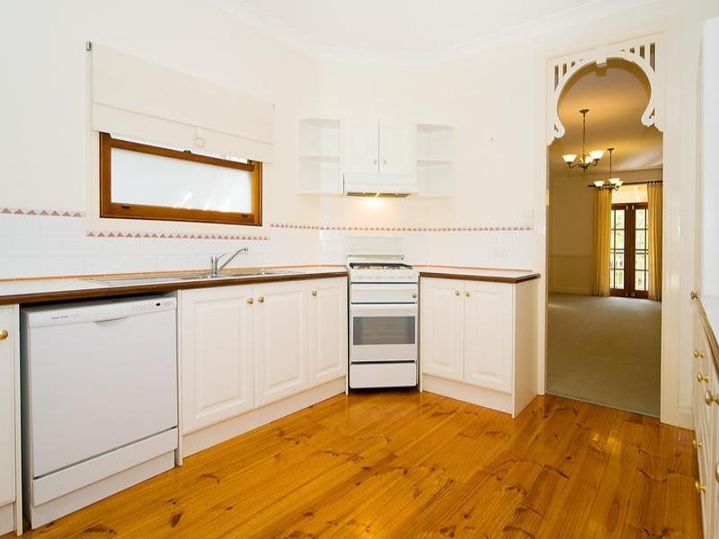 20 Disraeli Street, Indooroopilly QLD 4068