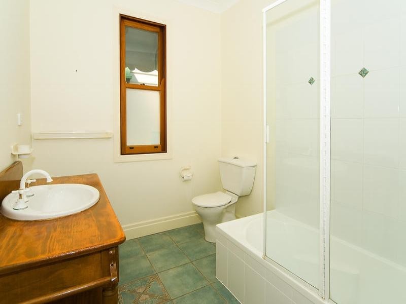 20 Disraeli Street, Indooroopilly QLD 4068