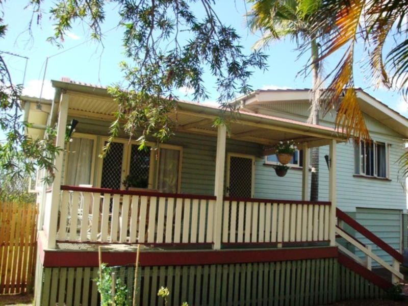 10 Vesta Street, Oxley QLD 4075